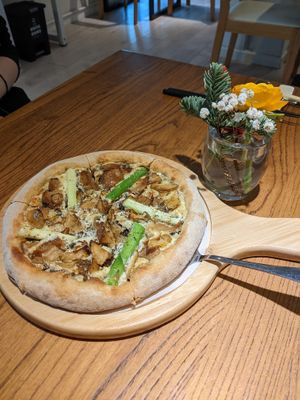 Truffle pizza - absolute perfection! at Ru if Vegan in Shanghai