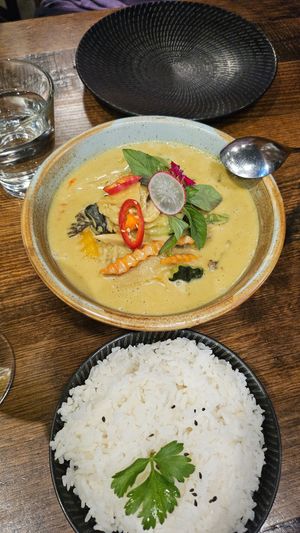 Green curry at Holy Basil Thai in Croydon