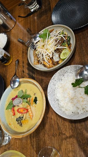 Green curry pad siew coconut rice at Holy Basil Thai in Croydon