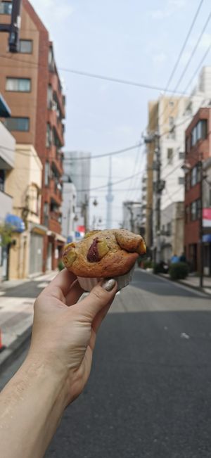 Sweet potato muffin at Guruatsu in Tokyo