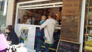 cool les espagnols, cool Malaga,  cool ! La raw attitude quoi. at RawAttitude in Malaga