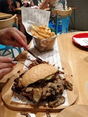 Sandwich de champiñones at Mariposa in Salvador