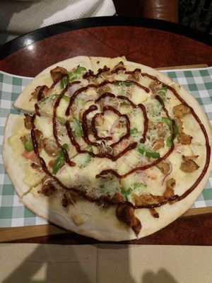 Cheesey pizza at The Green Lion Pub in Rozelle