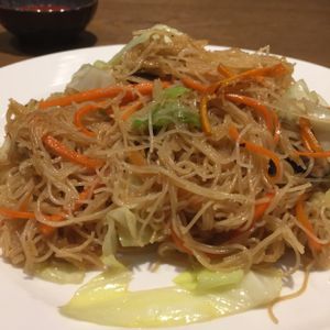 rice vermicelli stir fry with cabbage at Vegelife in Guangzhou