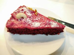 beetroot cake at Urban Orchard in Madrid