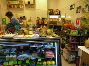 the juice is made at the moment at Urban Orchard in Madrid