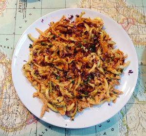 "Spicy Pad Thai", made with vegetable noodles. Spicy indeed, perfectly balanced and oh-so-satisfying ! at Urban Orchard in Madrid