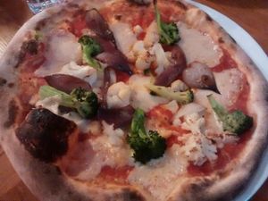 28 Oct 16 - broccoli, roast cauliflower, vegan cheese, caramelised onion at Pizza Punks in Glasgow