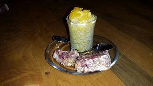 De bons petits desserts at Vegecafe Vertuose in Sherbrooke