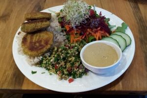 Assiette de falafels  at Vegecafe Vertuose in Sherbrooke