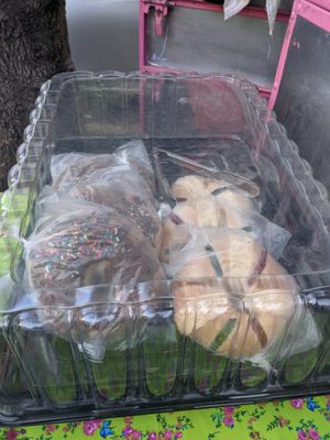 They had other flavors of the donuts too at Maria Bonita Veganos - Food Cart in Mexico City