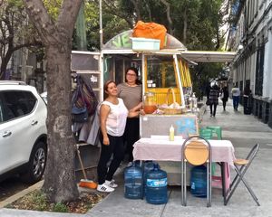 Friendly ladies and amazing food at Maria Bonita Veganos - Food Cart in Mexico City