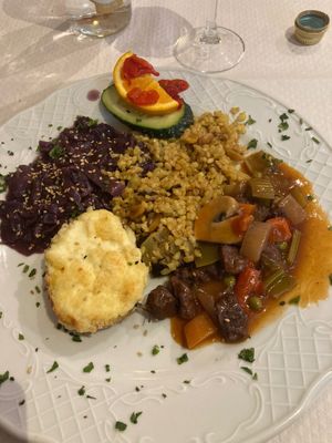 Plato degustación. “Tasting Plate” comes with four or five different items on the plate. at Artemisa Sol - Huertas in Madrid