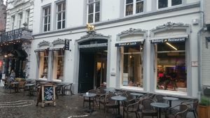 Outside at Le Pain Quotidien - Simon Stevinplein in Bruges