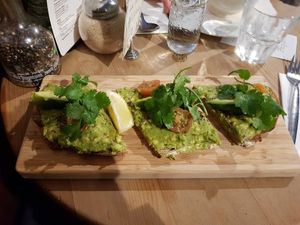 Avocado toast at Le Pain Quotidien - Simon Stevinplein in Bruges