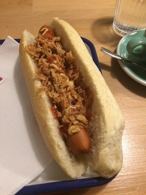 White Trash hot dog. Ketchup, mustard, and crispy onions.  at Munchies in Bordeaux