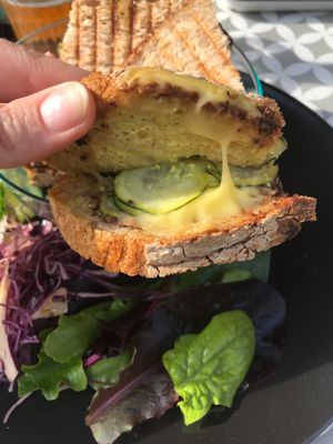 Gooey grilled cheese at Munchies in Bordeaux