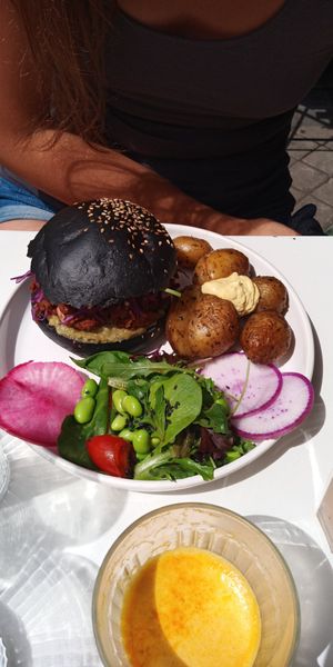 Jackfruit Burger at Munchies in Bordeaux