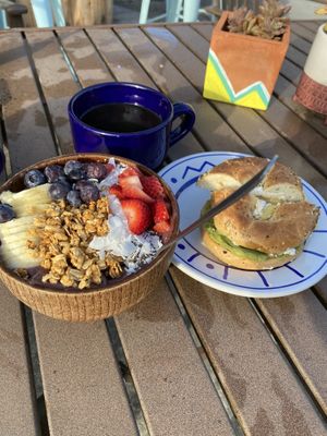 Smoothie Bowl and Veggie Bagel  #Veganuary at Bunkhouse Coffee Bar in Jensen Beach