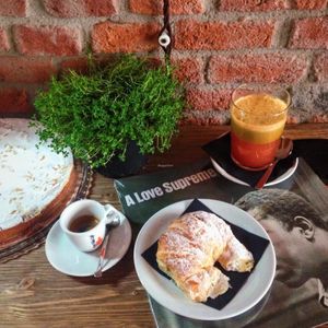 breakfast at Crank - Organic Bikery  in Milan