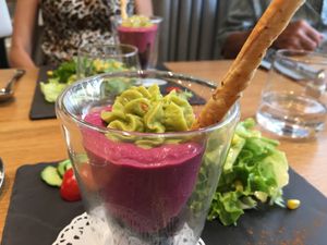 Appetizer: beetroot, guacamole at La Petite Cuillère in Nancy