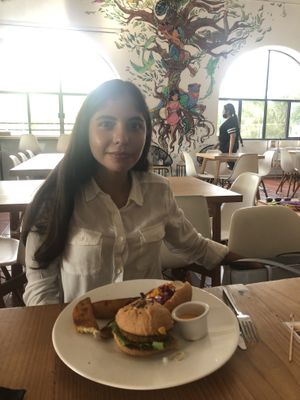 Todo está muy rico y el lugar está súper a gusto. at La Raiz de la Tierra in Ixtapa