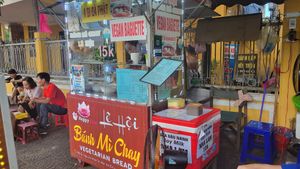  at Hoi Banh My Chay - Food Stall in Hoi An