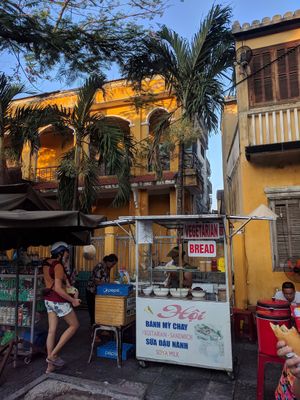 Friendly stagg and yummy food at Hoi Banh My Chay - Food Stall in Hoi An