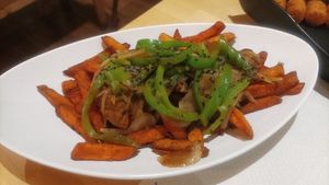 Sticky's ... Seitan salteado con verduras at La Huella Vegana in Alcala De Henares