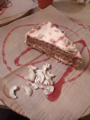 Tarta vegana de calabaza (vegan pumpkin cake) at La Huerta de Almeria - Malasaña in Madrid