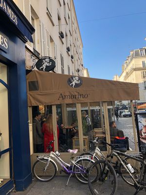Outside of the storw at Amorino - Cler in Paris