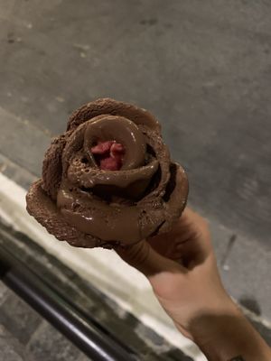Vegan chocolate and strawberry sorbet   at Amorino - Gaité in Paris