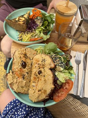 Hummus bread   at Verdeteja in Mallorca