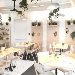 restaurant at Paradis Marguerite in Paris