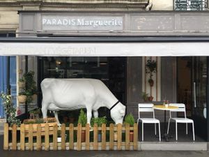Restaurant at Paradis Marguerite in Paris