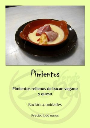 Pimientos rellenos de bacon vegano y queso at Zona Verde in Salamanca