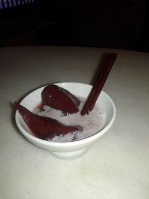 Peras al vino at Zona Verde in Salamanca