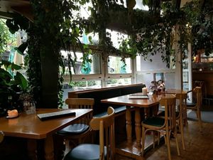 Tische Erdgeschoss at Arche Nova in Frankfurt