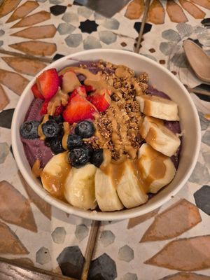 Original acai with almond drizzle at Aria Hotel - Pressed Juicery in Las Vegas