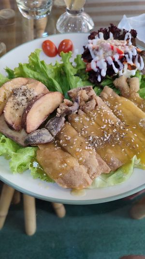 Setas al limón con patatas at Mai3 Veggie Kitchen - Raya Tuban in Kuta