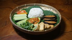 Lalapan with Rice at Mai3 Veggie Kitchen - Raya Tuban in Kuta