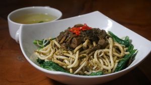 Toona Paste Potato Noodle at Mai3 Veggie Kitchen - Raya Tuban in Kuta