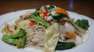 STIR-FRY VEGGIE VERMECELLI at Mai3 Veggie Kitchen - Raya Tuban in Kuta