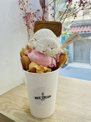 Bubble waffle with a scoop of strawberry and stracciatella   at Nice Cream in Taipei