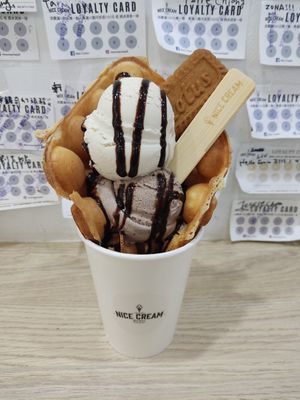 Gelato waffle with soy milk and Oreo cookies and cream, with chocolate sauce at Nice Cream in Taipei