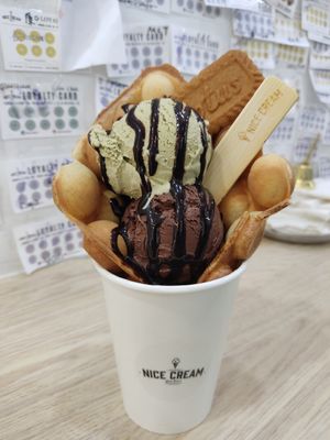Gelato waffle with Sicilian pistachio and chocolate plus chocolate sauce at Nice Cream in Taipei