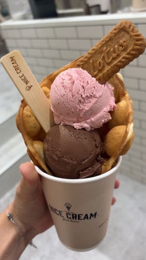 strawberry and chocolate at Nice Cream in Taipei