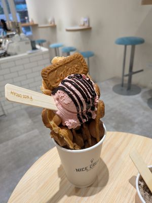 Bubble waffle with strawberry ice cream and chocolate sauce at Nice Cream in Taipei