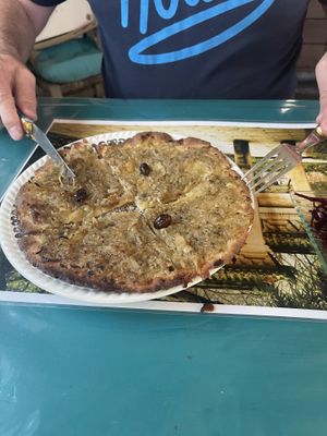 Socca pizzaa  at La Cabane Gourmande in Mouans-sartoux