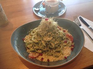 Zucchini Spaghetti Alfredo und Kokos Milchreis at Mom's Table  in Augsburg